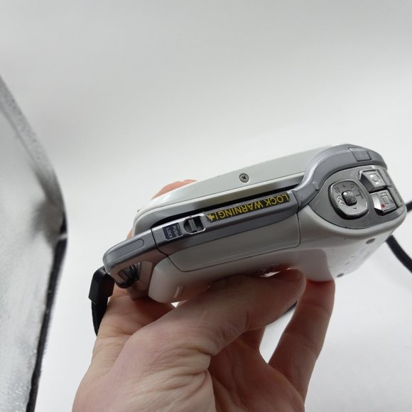 Sanyo Xacti Digital Movie Camera VPC-E2 *Waterproof* see notes - Picture 2 of 8